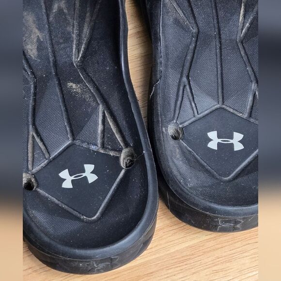 Under Armour Boys Black Slide Sandals Y5/W6 Slip-On Pool Beach Locker Gym Sporty - Picture 4 of 7